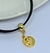 Colar Choker Couro Preto com Pingente Chapéu Folheado Ouro Inspiração Country Mulher Peoa / Gargantilha Camurça Moda na internet