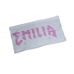 Fundas Emilia Mernes en internet