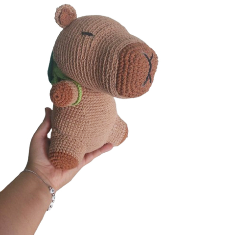 Peluche Capybara con mochila tortuga crochet - comprar online