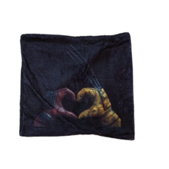 Fundas Deadpool y Wolverine en internet
