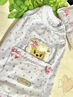Pijama Pet - Camisola Ovelha Branca Poá Rosa para cachorro e gato na internet