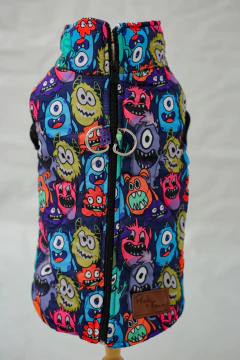 Colete Puffer Monstrinho para cachorro e gato na internet