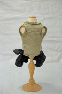 Vestido Verde Mini Saia Couro para cachorro e gato - Estilo de Vida Pet