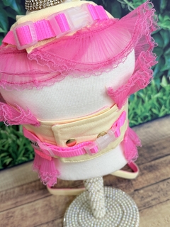 Peitoral Barbie Amarelo para cachorro e Gato na internet
