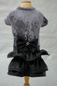 Vestido Cinza Mini Saia Couro para cachorro e gato na internet