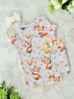 Camiseta Regatinha Raposinha Off White para cachorro e gato - Estilo de Vida Pet