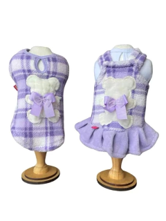 Jardineira Pelúcia Xadrez Lilás para cachorro e gato na internet