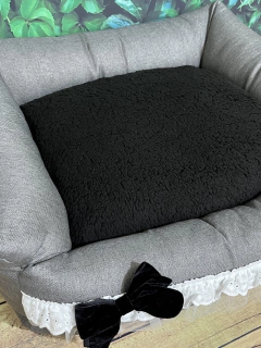 Cama Retangular Grace Linen Grafite para cachorro e gato - Tam M na internet