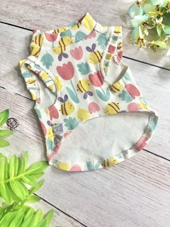 Camiseta Regatinha Flores Coloridas e Abelhinhas para cachorro e gato - Estilo de Vida Pet