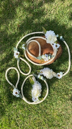 Guia em corda com flores para cachorro