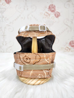 Peitoral Ursinho Willy Caramelo para cachorro e gato na internet