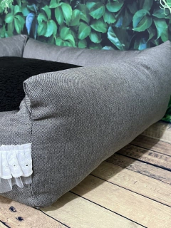 Cama Retangular Grace Linen Grafite para cachorro e gato - Tam M - Estilo de Vida Pet