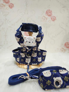 Peitoral Ursinho Azul com Porta Cata Caca para cachorro - comprar online