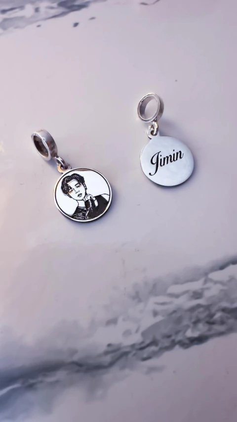 Berloque Jimin Be frente e verso ( Pronta Entrega) - comprar online