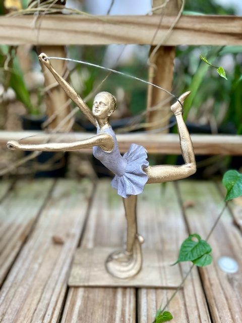 Escultura Bailarina Isis - comprar online