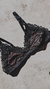 Corpiño Lola Cebra de encaje negro con estampado cebra, ideal para realzar tu figura.