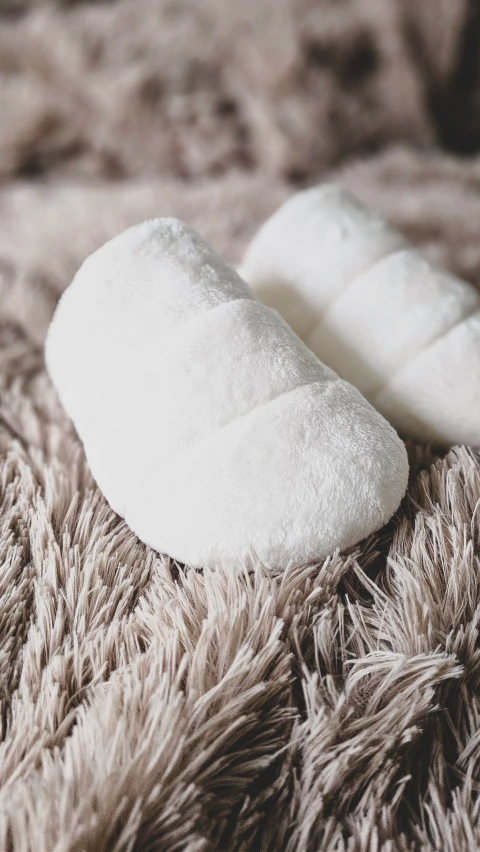 Pantufla peluche PANdora off white - comprar online