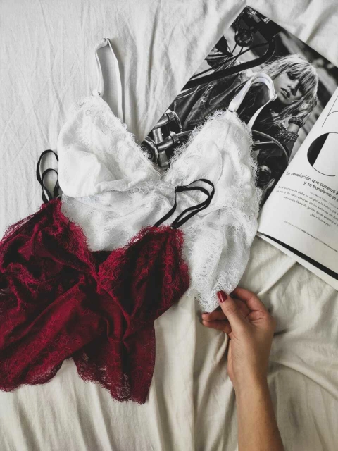 Top Almendra puntilla