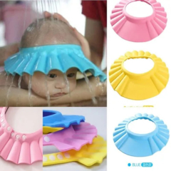 VISERA DE BAÑO , SUAVE, IMPERMEABLE, PROTECCIÒN PARA LOS OJOS Y OÌDOS DEL BEBÈ POR LA CAIDA DEL SHAMPOO Y EL AGUA - Pañalera Wendy