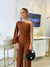 Conjunto Alfaiataria Blusa Ombro Só e Calça Pantalona Marrom 
