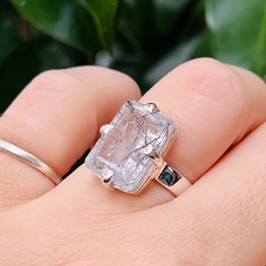 Anillo cuarzo turmalinado facetado (B) en internet