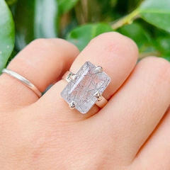 Anillo cuarzo turmalinado facetado (B)
