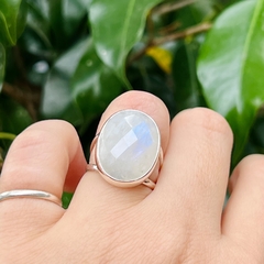Anillo adularia facetada