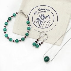 CONJUNTO Pulsera + aritos + collar de malaquita y granate