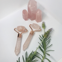 Roller facial de cuarzo rosa - Ser Mineral Accesorios 