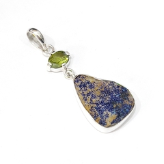 Dije peridoto facetado y azurita en bruto