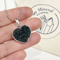 corazon agata cristalizada negro