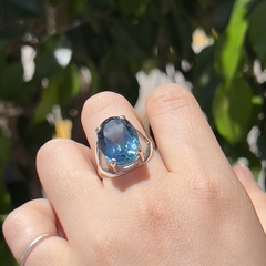 Anillo de london blue facetado en internet