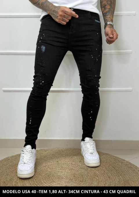 Calça Super Skinny Preta Rasgada c/ Tinta REF:9032