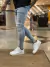 Calça Super Skinny Com Avol Lateral e Rasgos - LLeva Denim