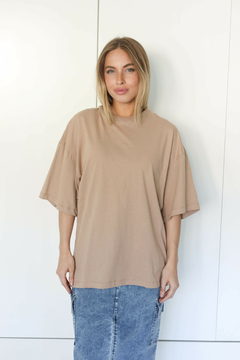 OVER CORTA BEIGE REMERA en internet