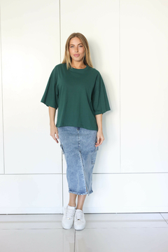 OVER CORTA VERDE MILITAR REMERA