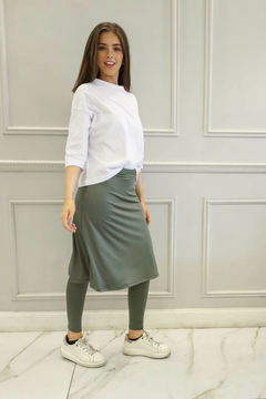 FITNESS VERDE POLLERA CON CALZA en internet