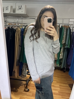 ESTHER GRIS REMERA