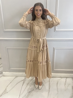 MARTA BEIGE VESTIDO en internet