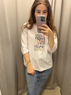 ABUNDANCE BLANCA REMERA en internet