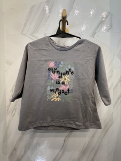 ABUNDANCE GRIS REMERA TRES CUARTO NIÑA en internet