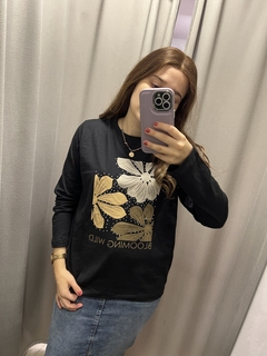 BLOOMING NEGRA REMERA - Orlibbi