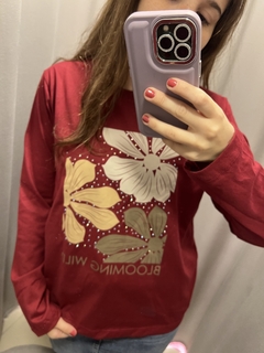 BLOOMING BORDO REMERA en internet