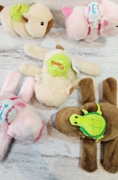 PELUCHE CAPYBARA PULSERA en internet