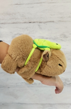 PELUCHE CAPYBARA PULSERA - comprar online