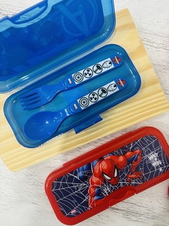 Imagen de SET DE CUBIERTOS PLASTICOS EN BOX PERSONAJES
