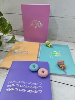 LIBRETA PASTEL CON HOLOGRAM
