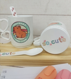 TAZA PLÁSTICA ASA CORAZÓN CAPYBARA - comprar online