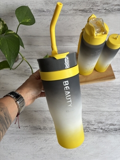 Vaso PLASTICO simil QUENCHER + 2 botellas - comprar online