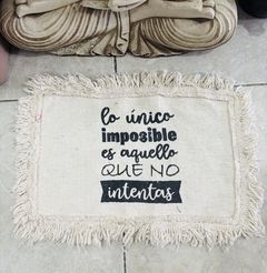 ALFOMBRA / TRAPO IMPRESA CON FLECOS TAMAÑO CHICO